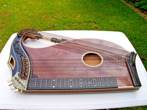 Antikes musik instrument - musik,