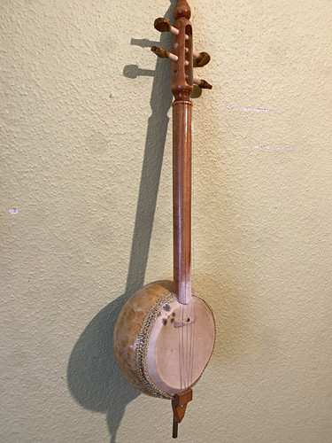 Kleines streichinstrument aus - streichinstrument,