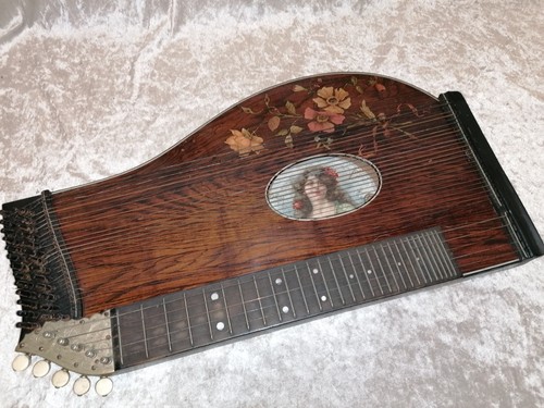 Alte zither zupfinstrument aus - alte,